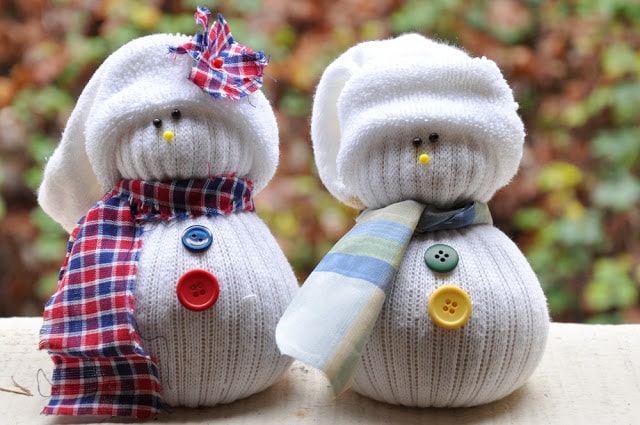 DIY no-sew sock snowman.